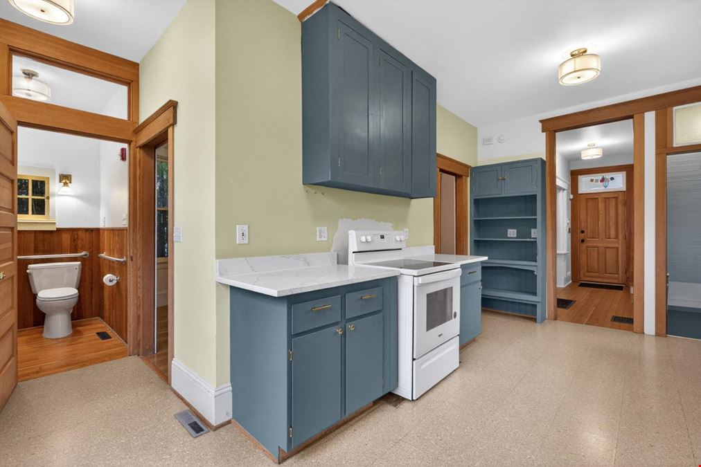 317 NE Sacramento St, Portland, OR 97212