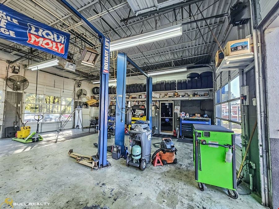 ±2,040 SF Retail/Auto Service Shop