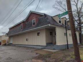 Fixer-upper Tavern/Restaurant with a Large Apartment