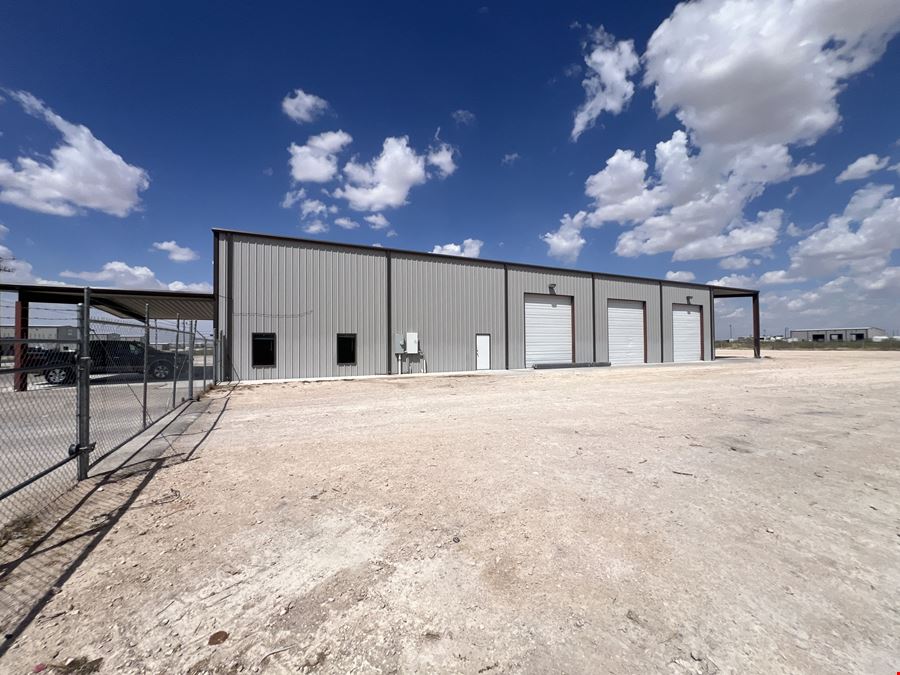 Office/Warehouse w/ Wash-Bay