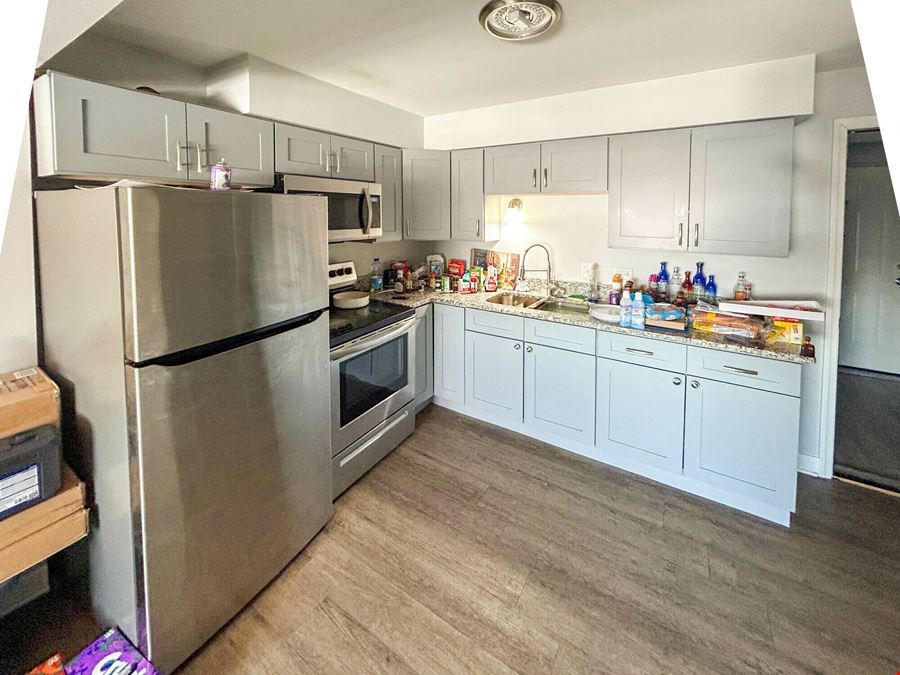 7631 W 63rd Place