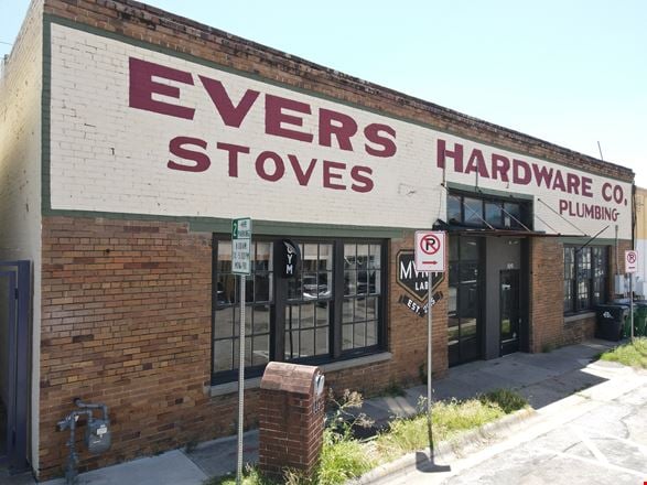 Preview of Retail space for Rent at 109 W Walnut Street
