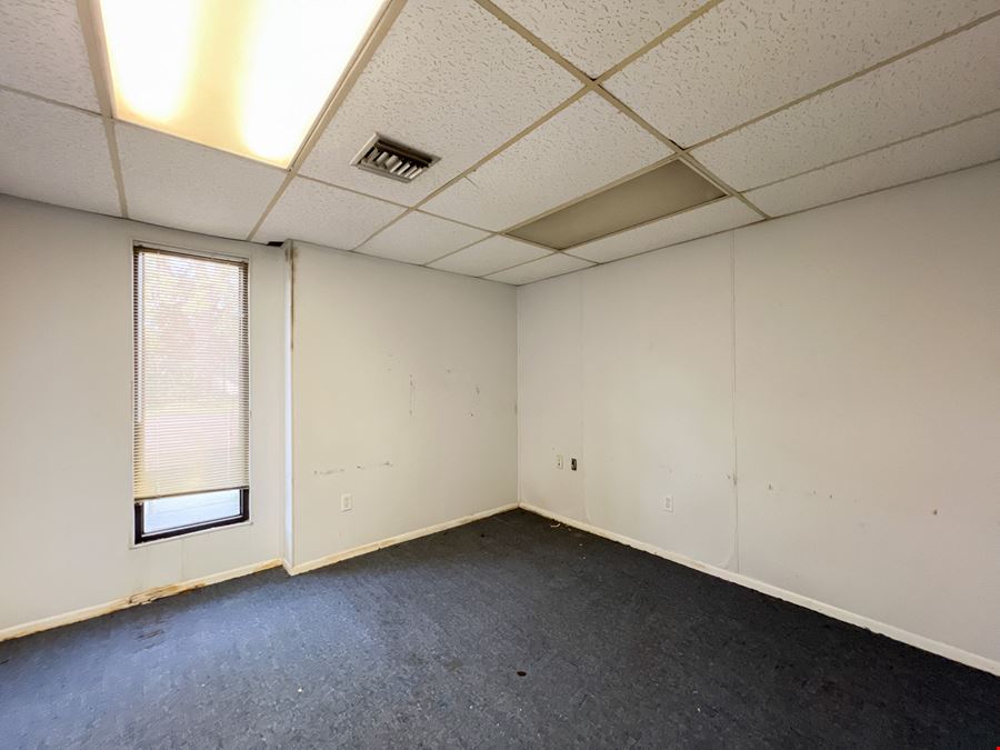 ±5,250 SF Office Warehouse in Rathborne Business Park