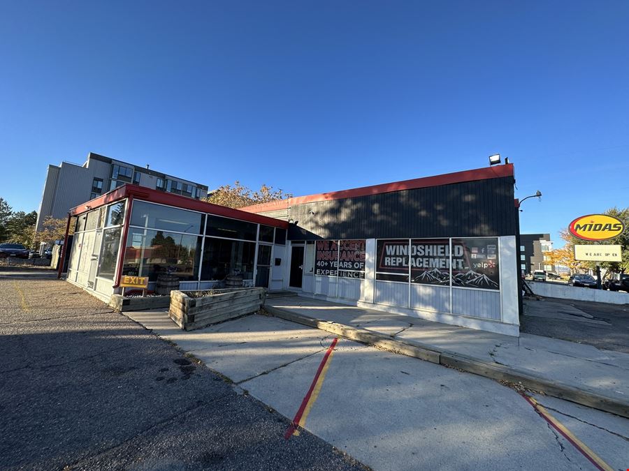 5700 W Alameda
