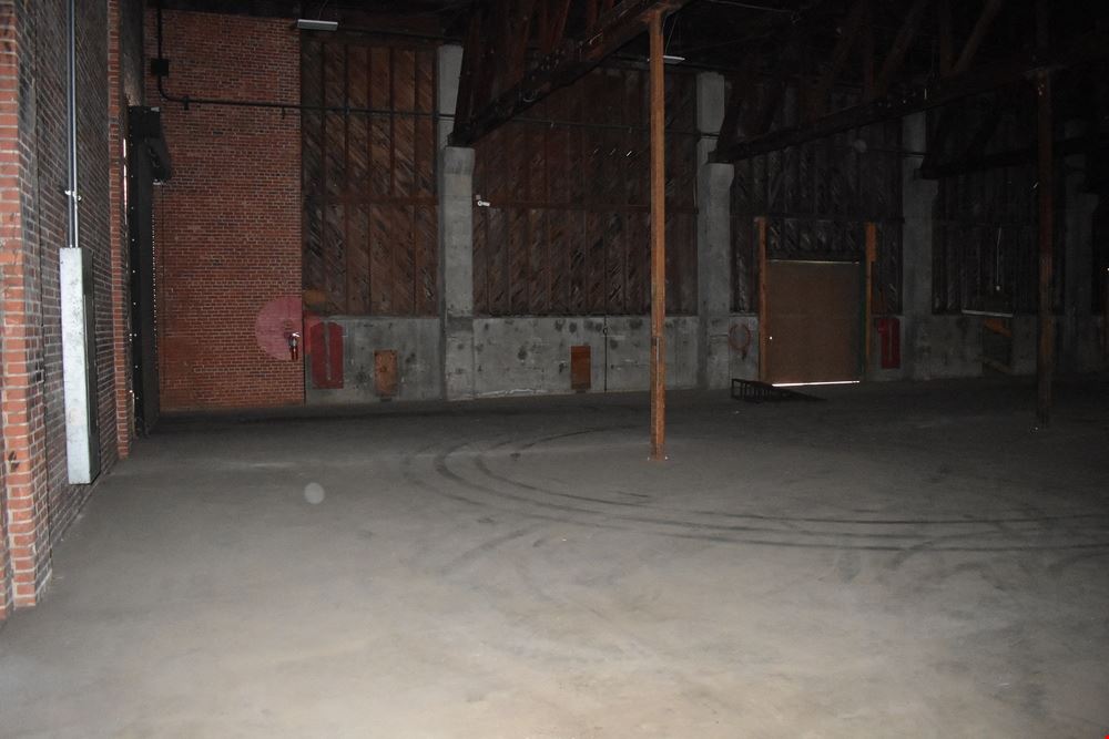 Aronov Warehouse