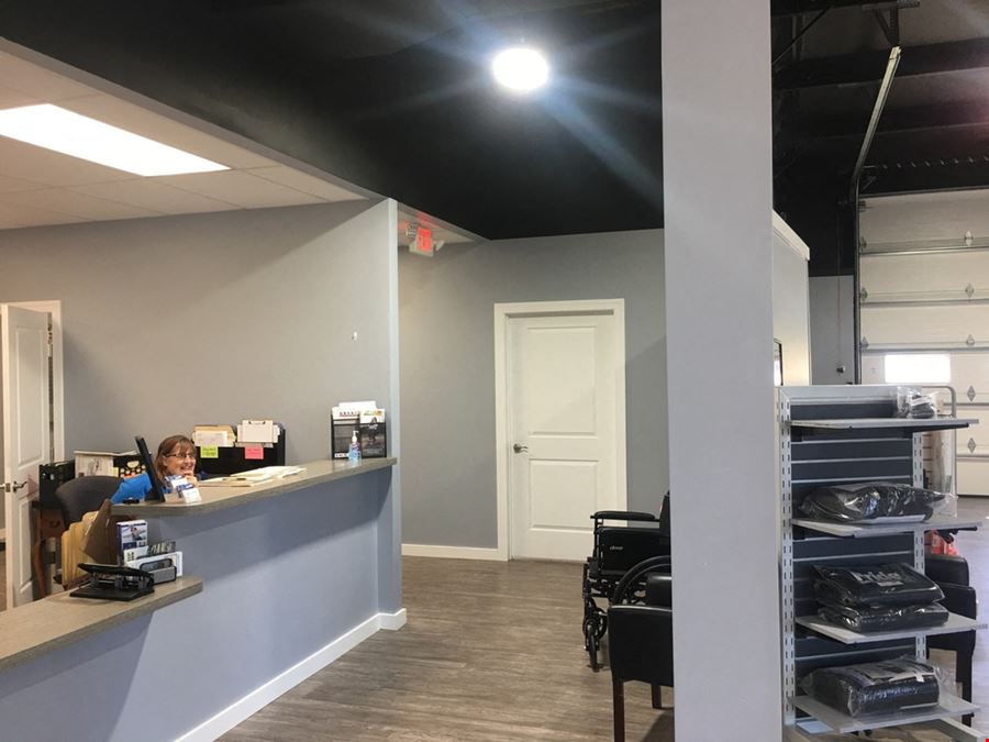 Highly Visible Retail Showroom/Warehouse on Rt 13