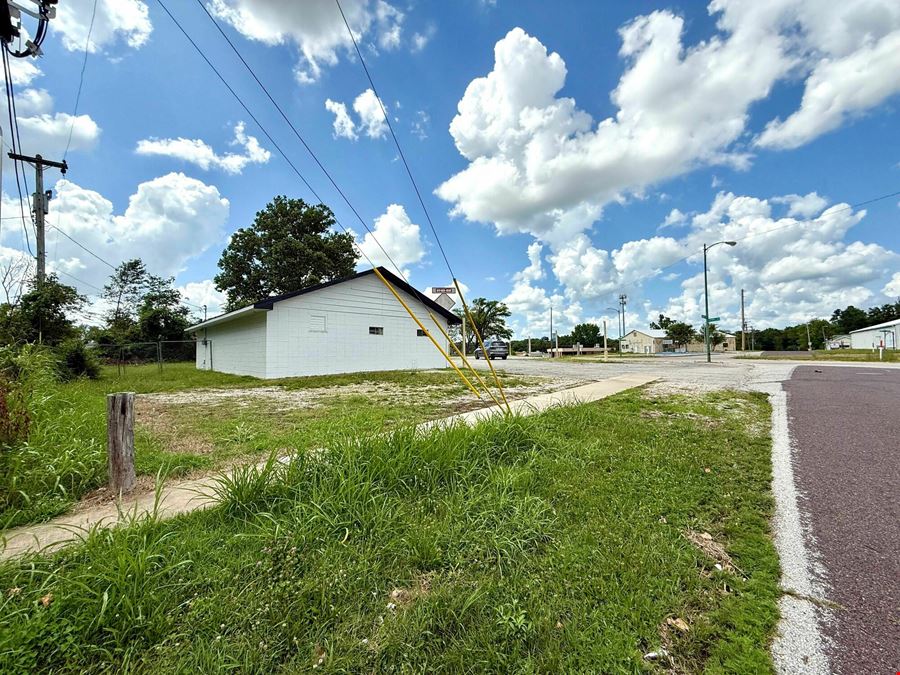 1,581 SF on .48 Acres Zoned HC in NW Springfield