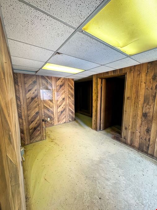 Versatile Shop/Office Near Business I-20 & I-20