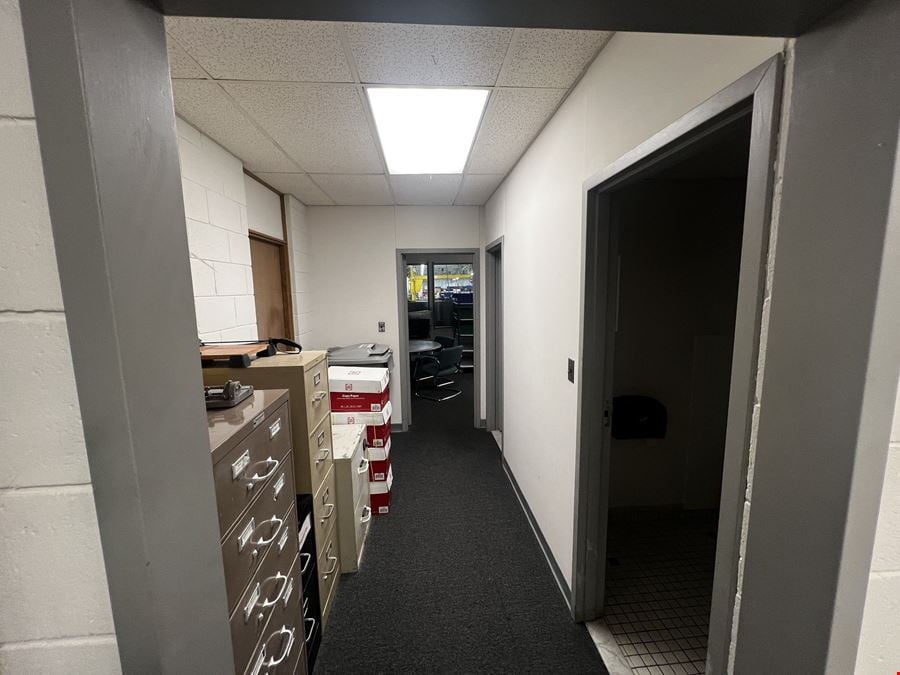 14,994 SF Industrial Building