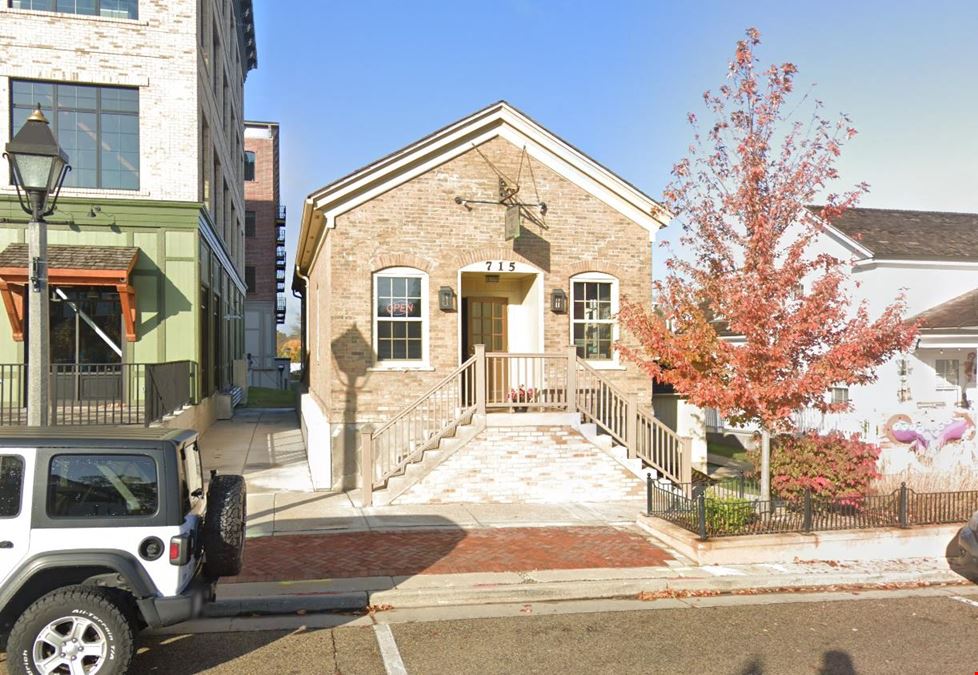 715 Genesee St