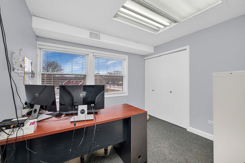 3S340 Rockwell St, Unit 201 - 2nd Floor North, Warrenville, IL 60555