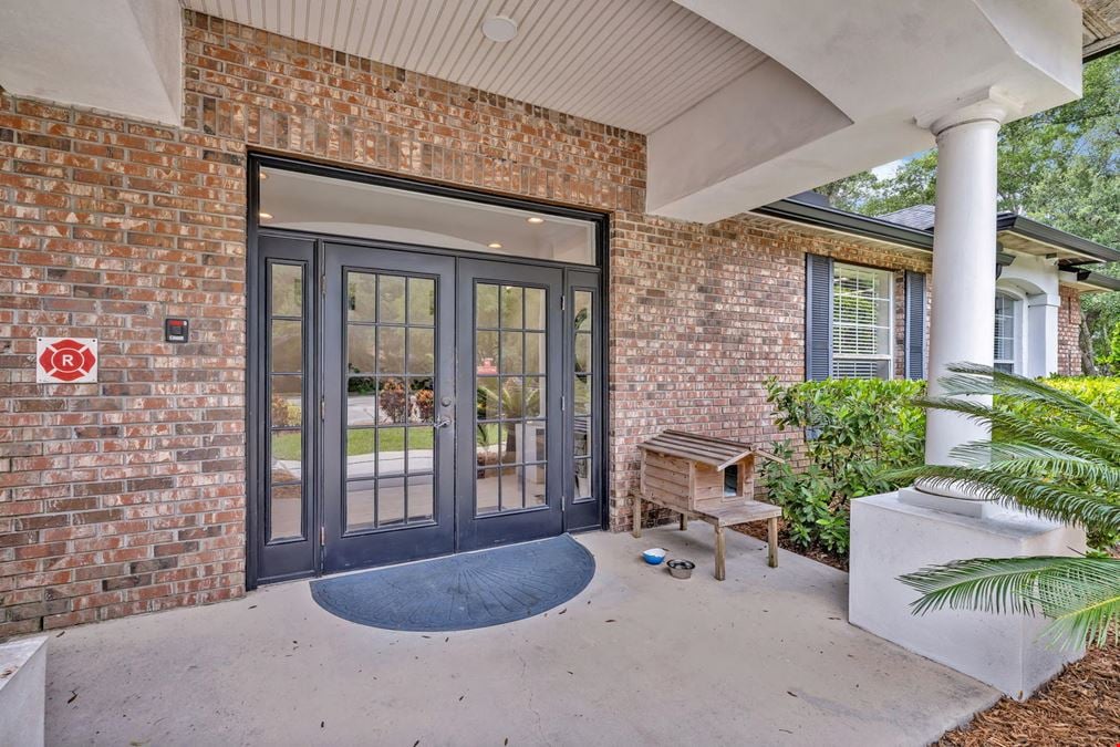 Gorgeous Oviedo Office For Sale