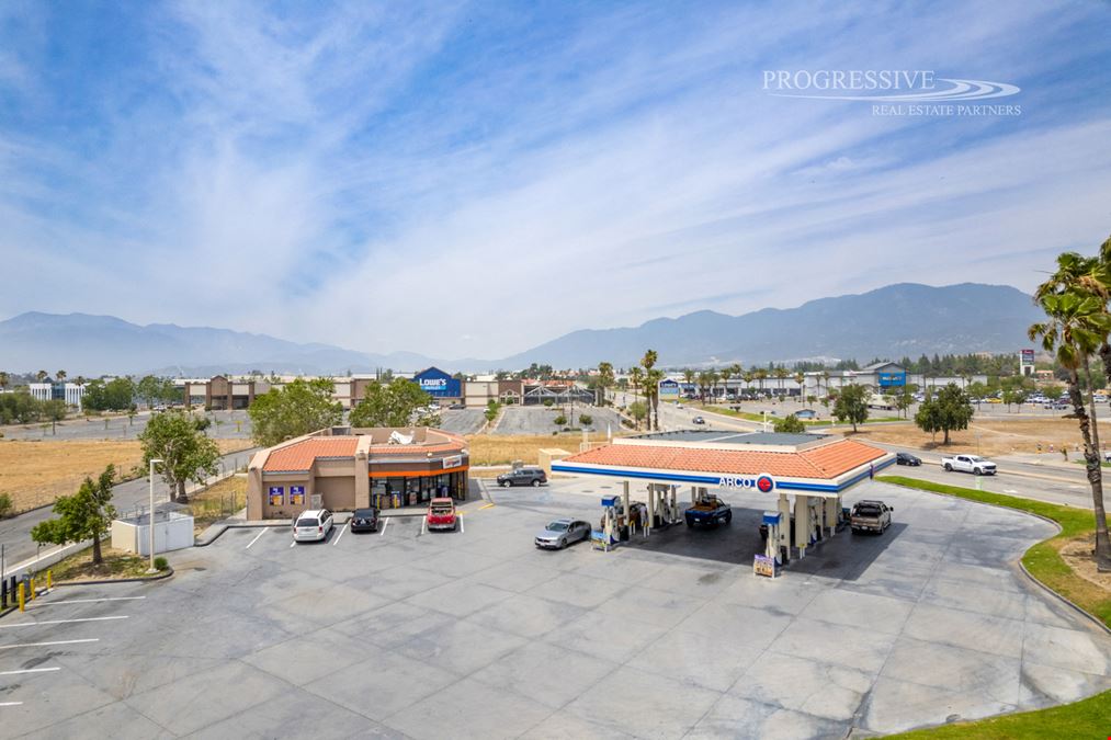 ARCO Gas with AM/PM C-Store with Real Estate