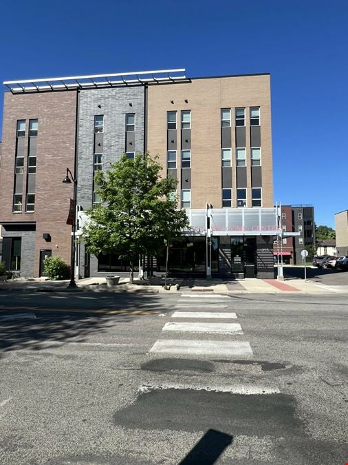 Cloud on 5th Retail Center