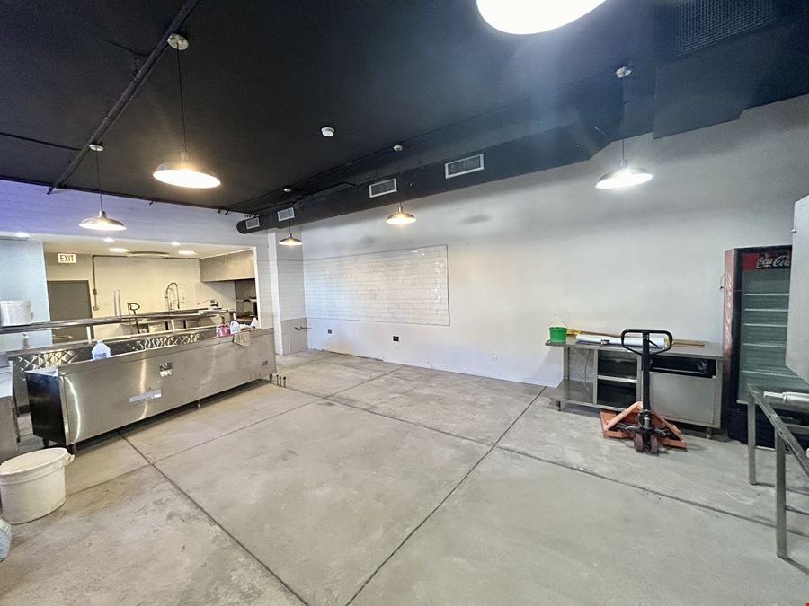 3400 W Evergreen - 2nd Gen. Restaurant Space - 2,000 SF