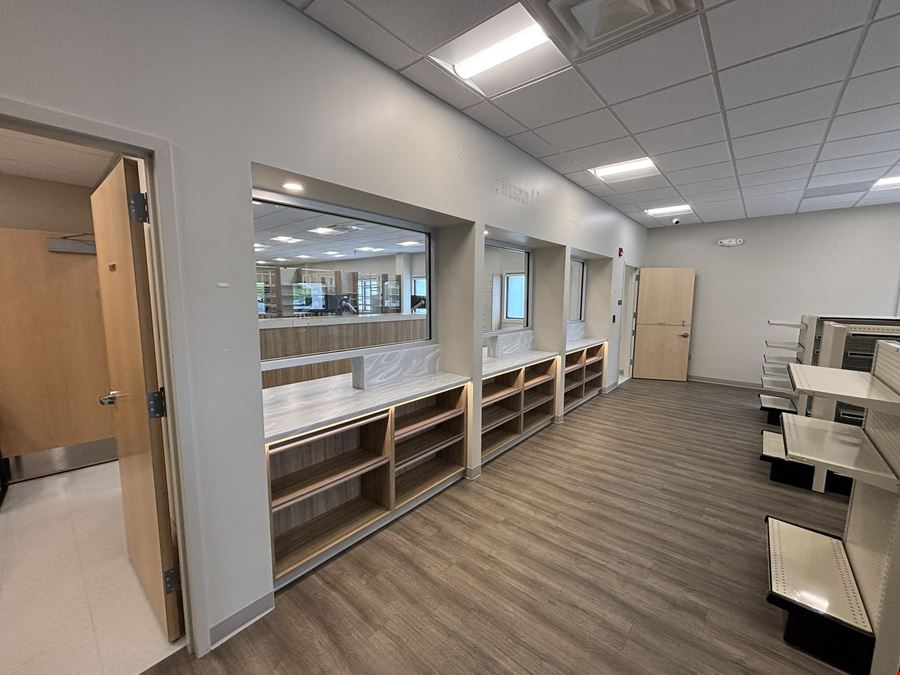 Retail End Cap For Sublease