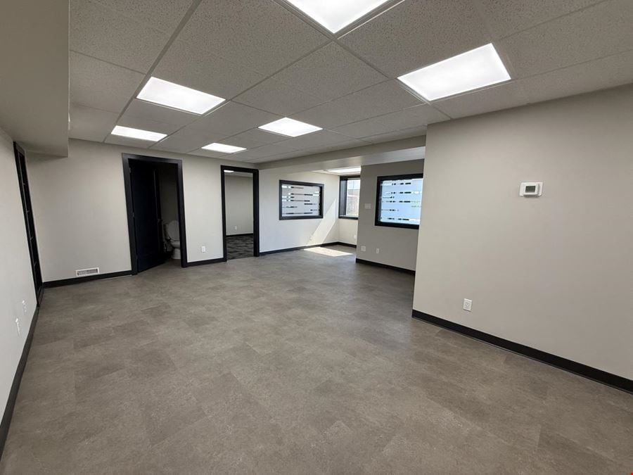 4038/4040 Industry Ave