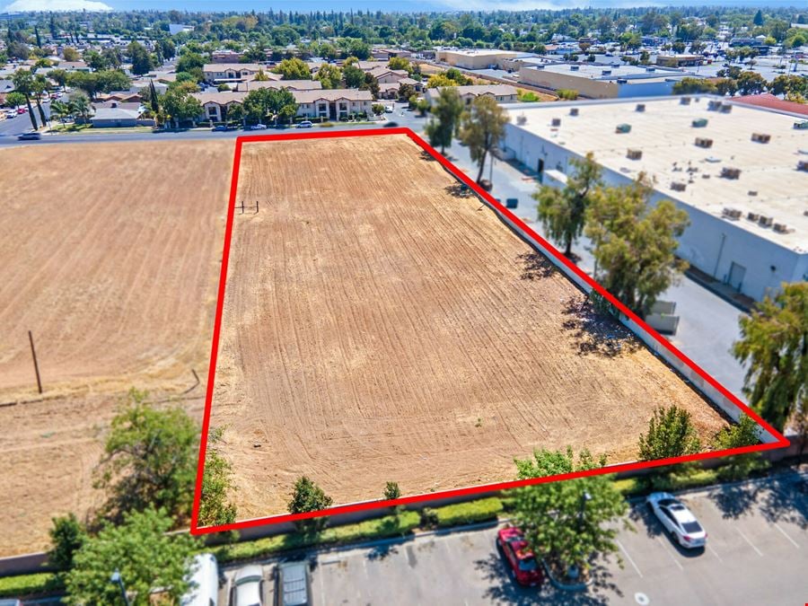 ±1.59 Acres of Prime Retail Land off CA-99 in Madera, CA