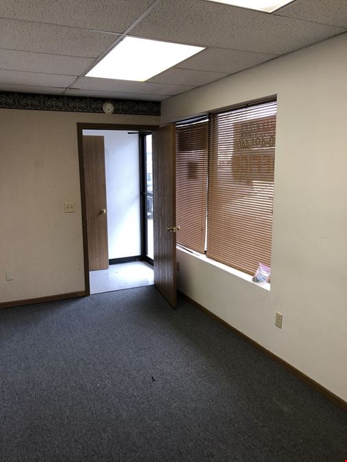 1,205 S.F. OFFICE/MEDICAL/RETAIL FOR LEASE