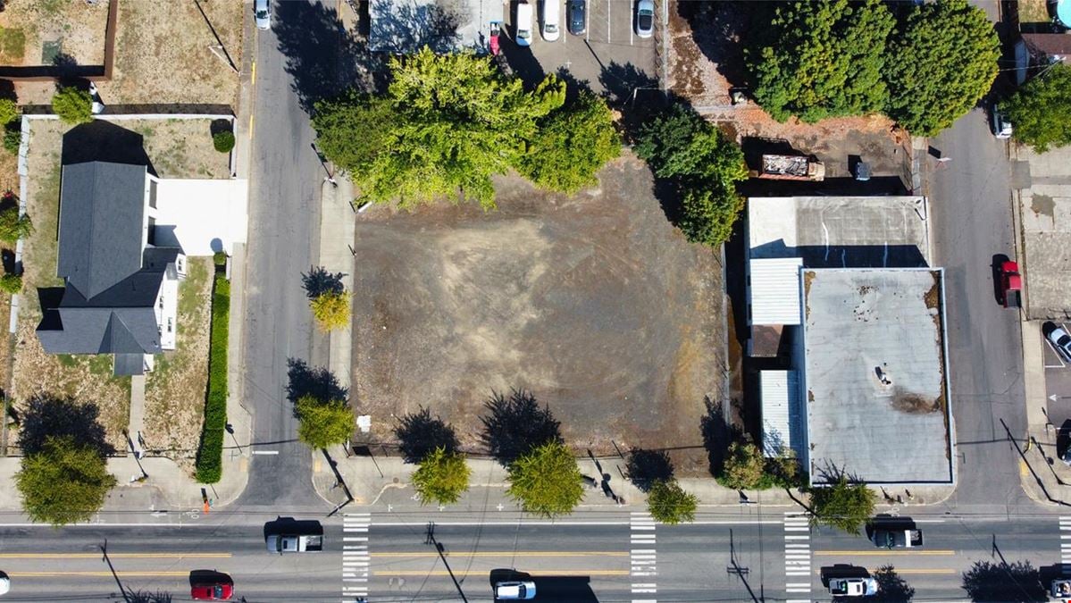 0.4 AC Commercial Land in Amity