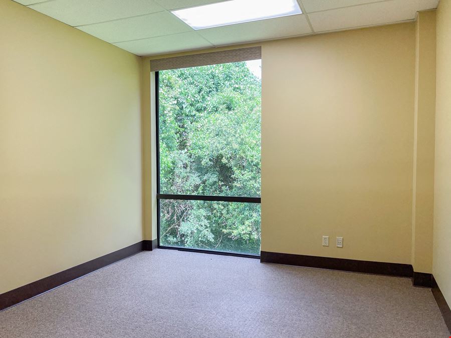 ±1,100 SF Office Suite Near Kaliste Saloom and W Pinhook