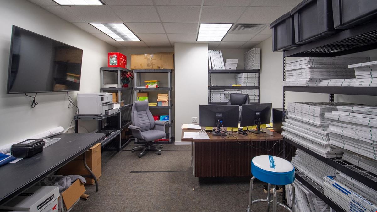 Turn key Professional Suite with Onsite Parking