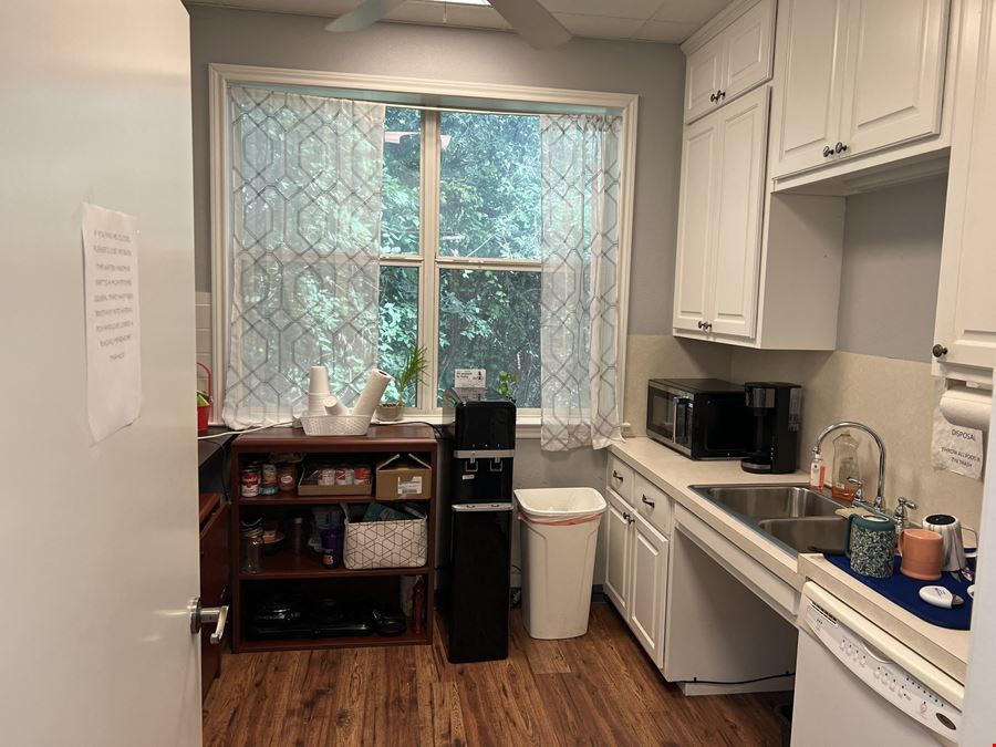 921 Lakeview Blvd