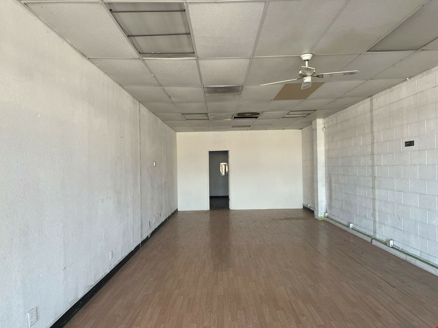 (2) Spaces Available at Hanford Plaza Shopping Center