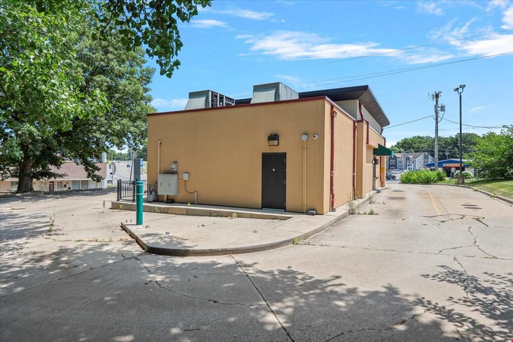 Former Starbucks QSR Building For Sale