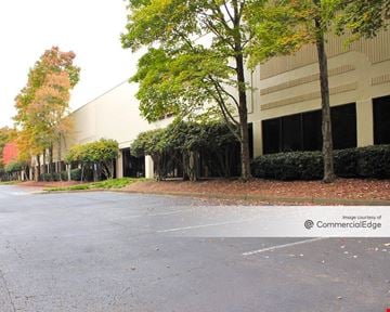 Park North Business Center - 675 & 715 Park North Blvd