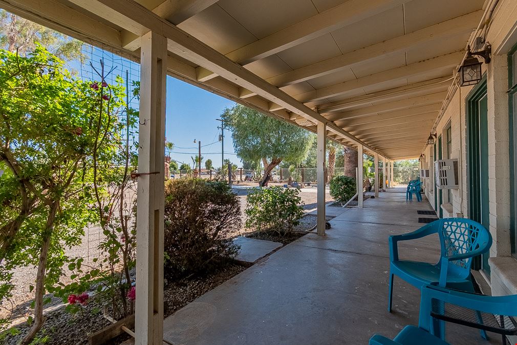 Desert Motel: Los Angeles Avenue