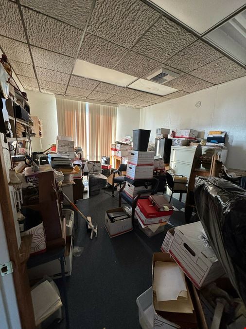 Former Attorney Office in Excellent Condition in Visalia, CA