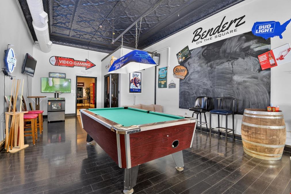 Benderz - 400 Washington St, Auburn IL  62615