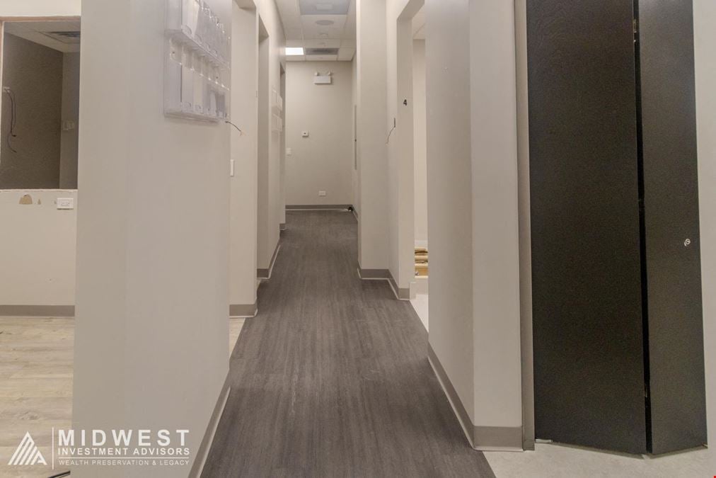 5230 S. Blackstone Ave - | 2,120 SF
