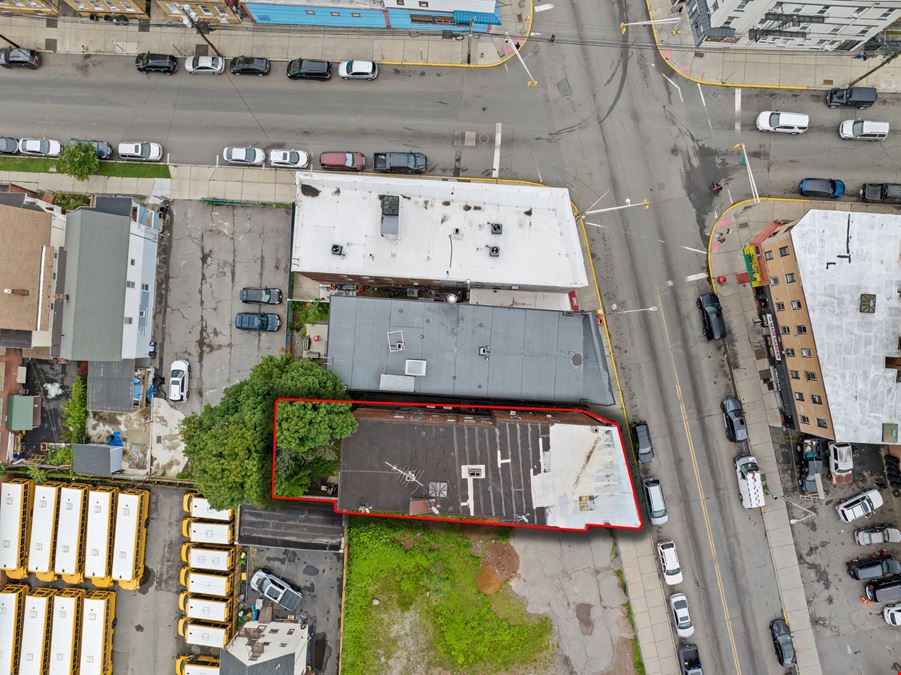 898 Main Ave