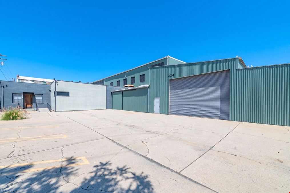 2049-2053 E 38th