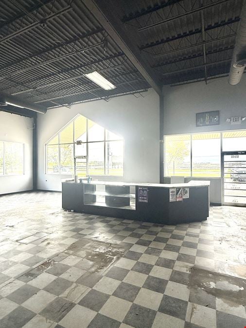 Grand Pointe Plaza