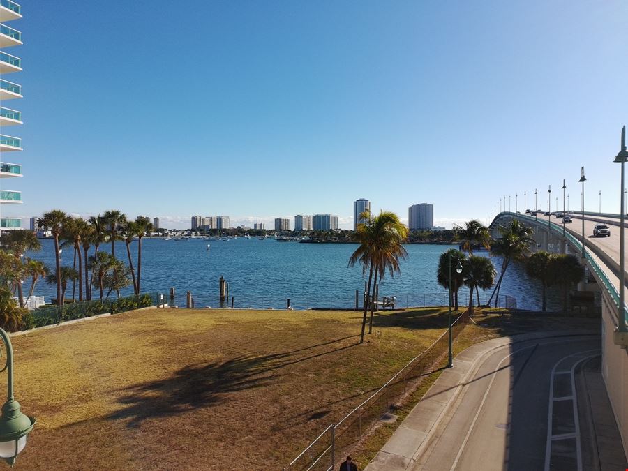 386 Blue Heron Boulevard