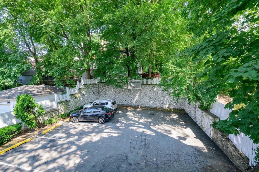 915 Palmer Road