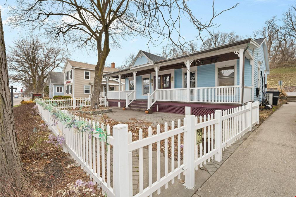 90 W Main St