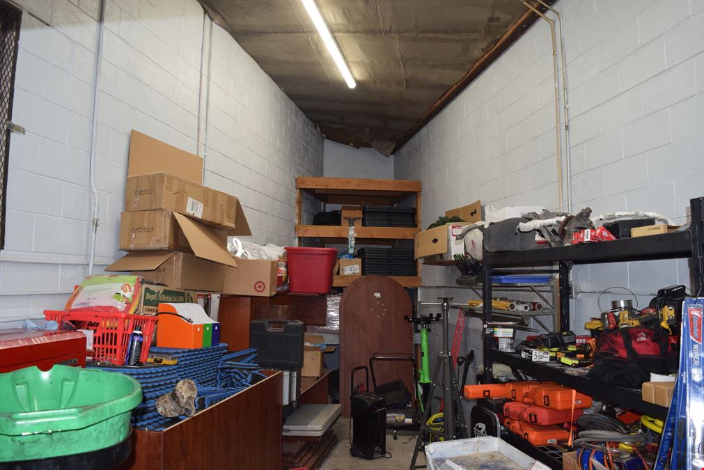 3,030 SF Office/Warehouse with yard