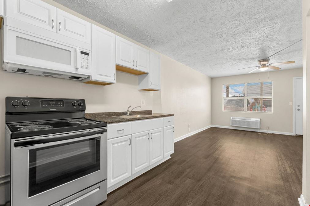 644 Caladium Cir