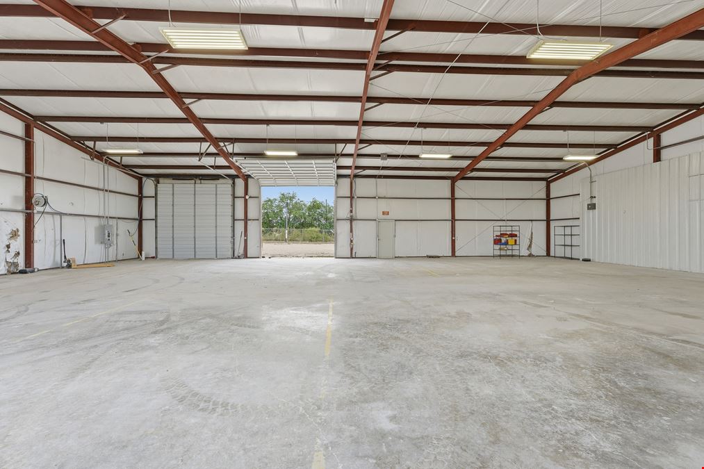 6,060 Drive Through Office/Shop on 6.33 Acres
