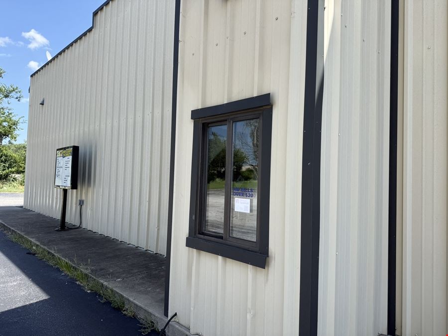 RETAIL / OFFICE SPACES AT CARPENTER HEIGHTS