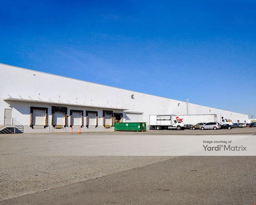 Meadowlands Distribution Center - 1250 Valley Brook Avenue