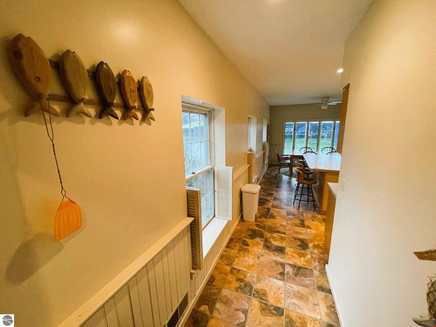 407 S Main St