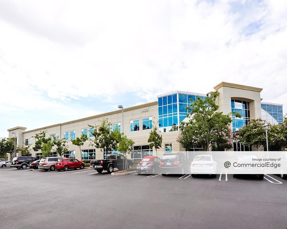 Blue Oaks Corporate Center