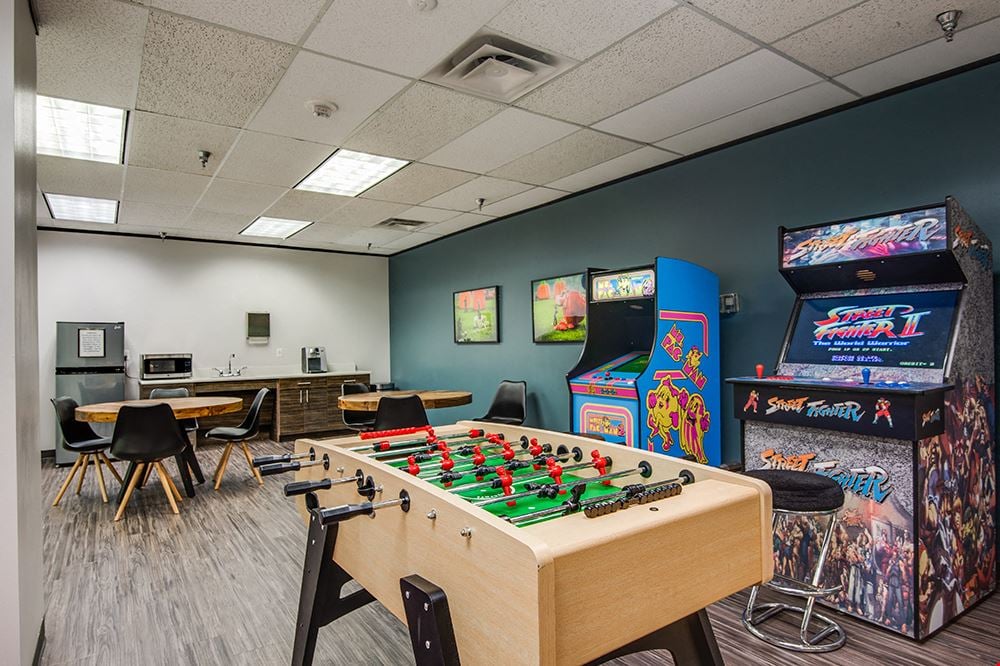 Workstyle Flexible Spaces - 8330-8360 Lyndon B Johnson Fwy