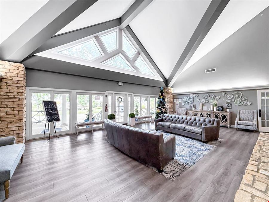 1100 Reba McEntire Ln