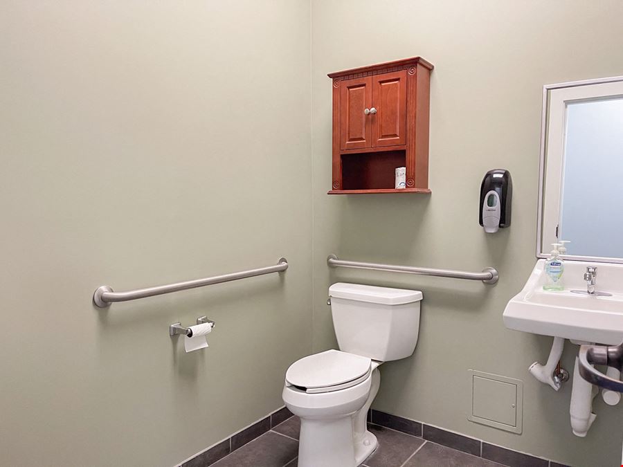 Renovated Garden Office Suites in Retail-Dense Corridor
